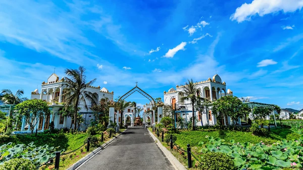 Vườn Vua Resort & Villas