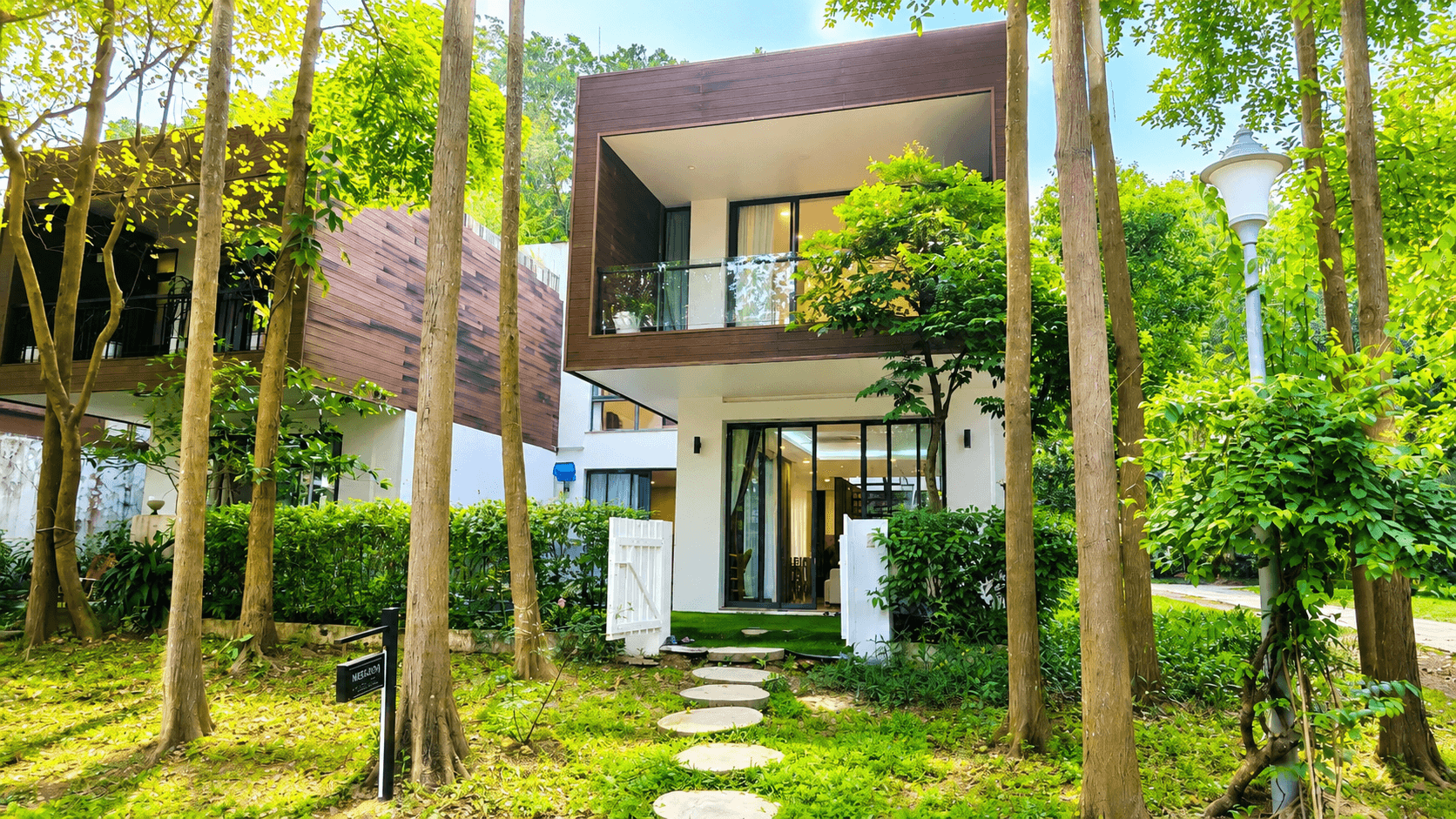 Hoàng Quyên 04