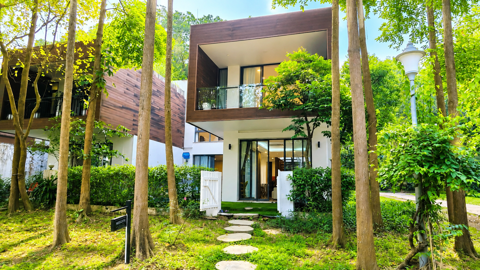 Hoàng Quyên 04
